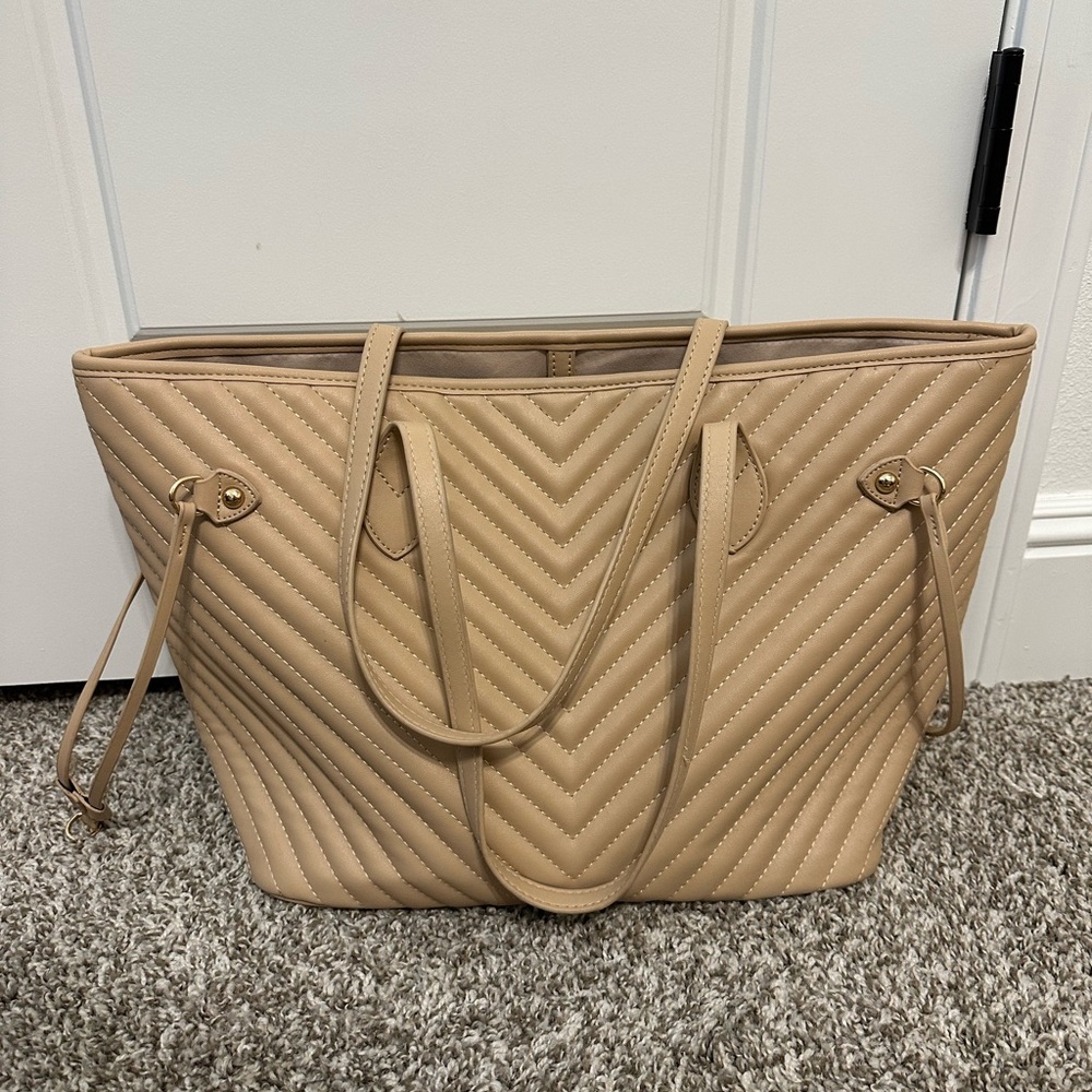 Sophisticated Tan Chevron Tote Bag